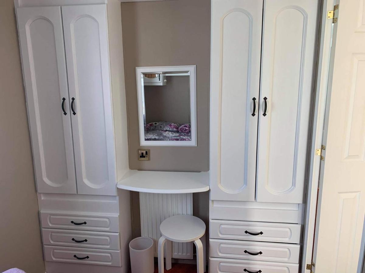 Heacham Golden Sunset Pets Go Free Linen Included * Hunstanton