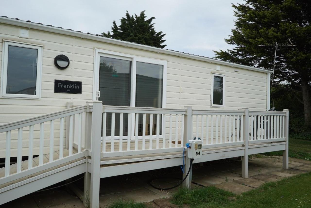 Heacham Golden Sunset Pets Go Free Linen Included Holiday home Hunstanton