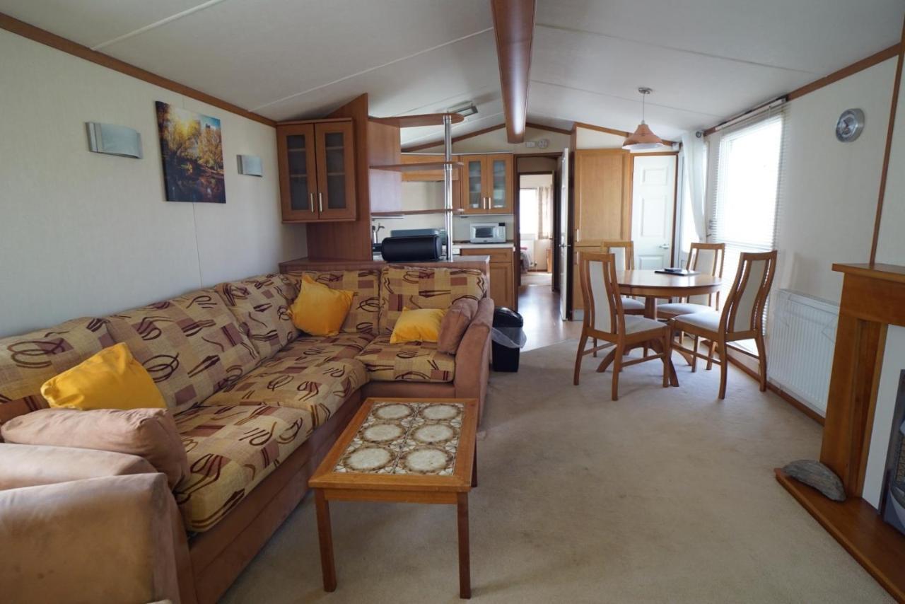 Heacham Golden Sunset Pets Go Free Linen Included Holiday home *