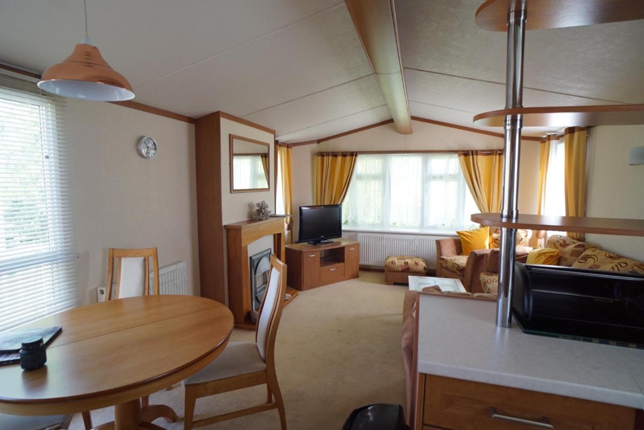 Heacham Golden Sunset Pets Go Free Linen Included Holiday home *