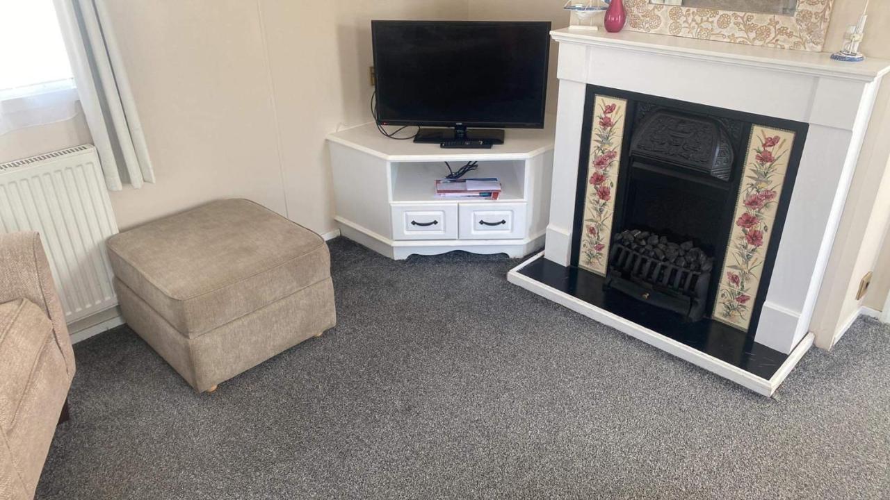 Heacham Golden Sunset Pets Go Free Linen Included Holiday home *