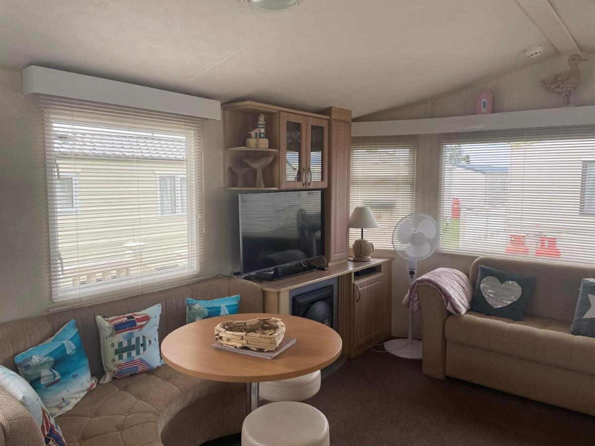 Heacham Golden Sunset Pets Go Free Linen Included Hunstanton