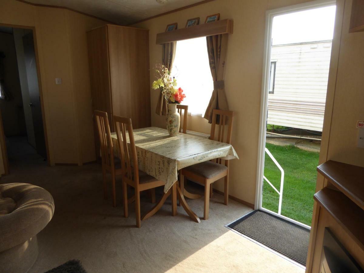 Heacham Golden Sunset Pets Go Free Linen Included Holiday home