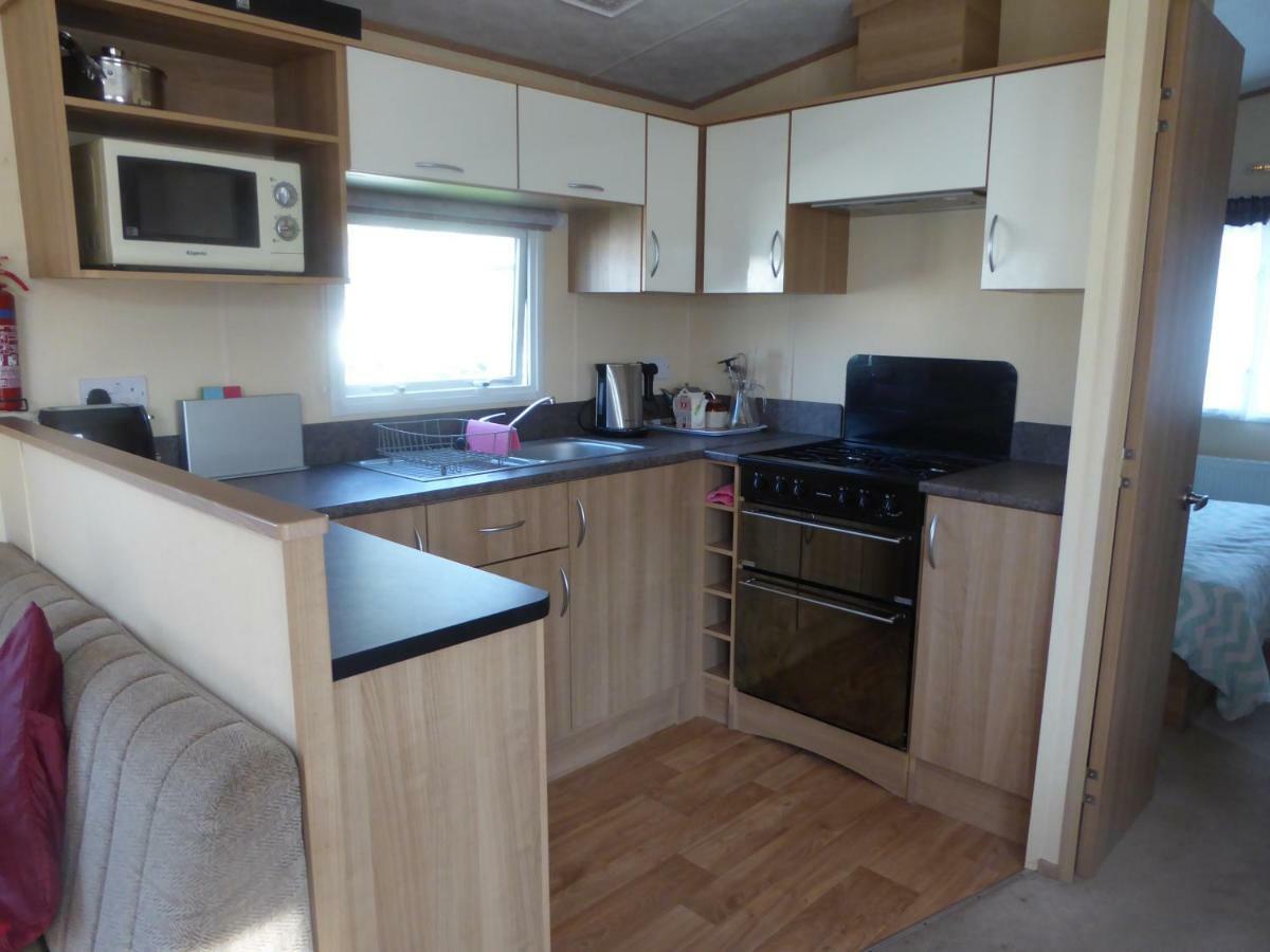 Heacham Golden Sunset Pets Go Free Linen Included Holiday home